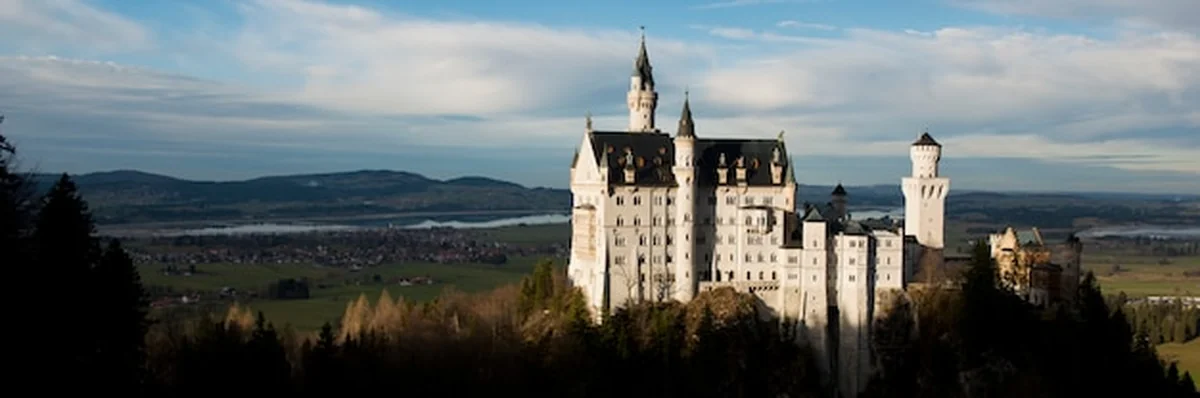 Zamek Neuschwanstein w Bawarii